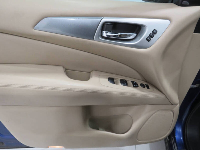 2018 Nissan Pathfinder SL