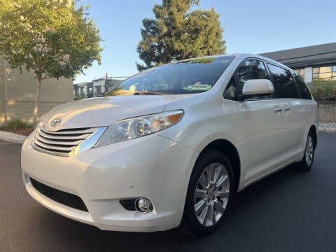 2012 Toyota Sienna XLE 7-Passenger