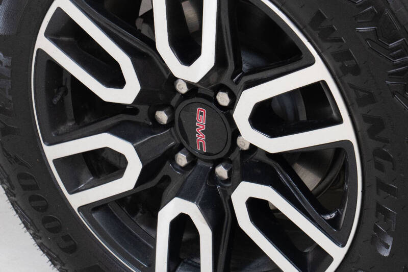 2023 GMC Yukon XL AT4