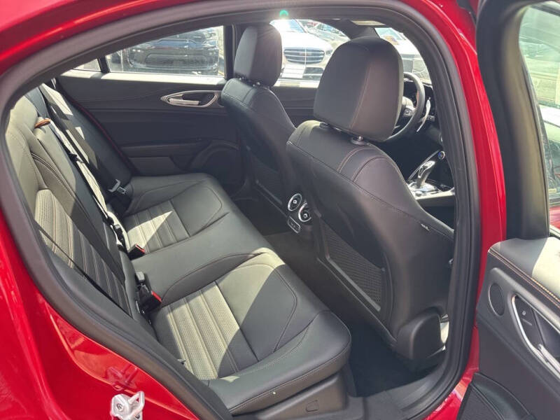 2025 Alfa Romeo Giulia Intensa