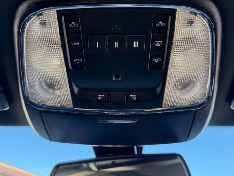 2017 Chrysler 300 C Platinum