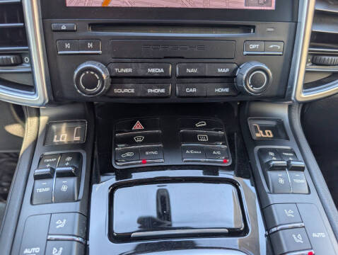 2017 Porsche Cayenne Platinum Edition