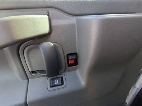 2025 Chevrolet Express 3500