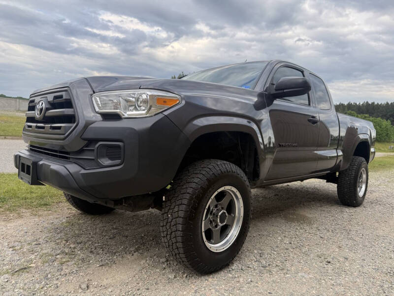 2017 Toyota Tacoma SR