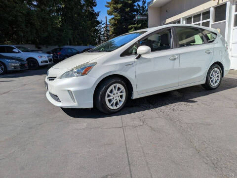 2012 Toyota Prius v Two