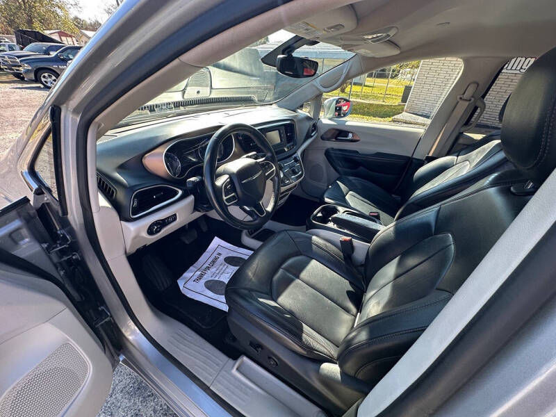 2017 Chrysler Pacifica Touring-L