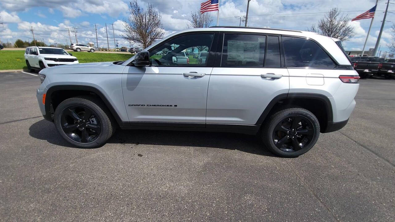 2024 Jeep Grand Cherokee for sale at Victoria Auto Sales in Victoria, MN