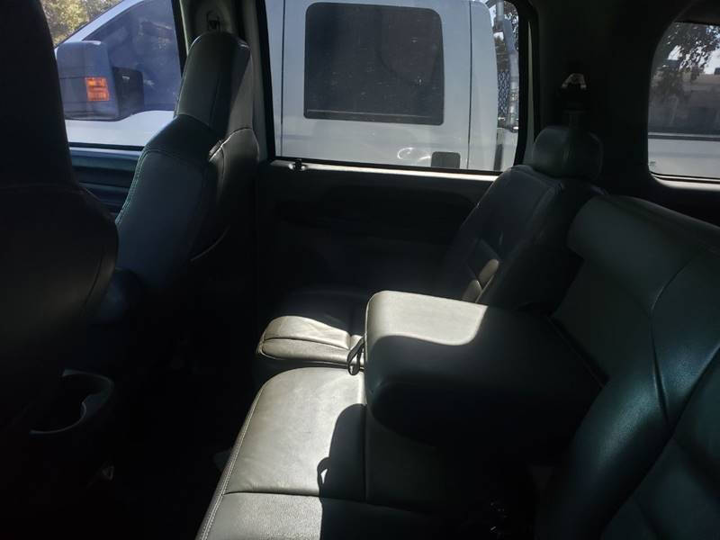 White 2005 Ford Excursion XLT XLT 4dr SUV 18