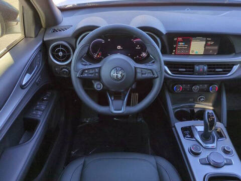 2025 Alfa Romeo Stelvio