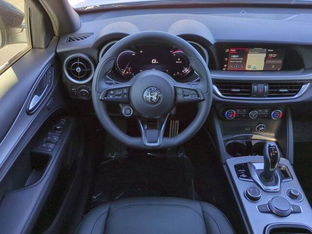 2025 Alfa Romeo Stelvio