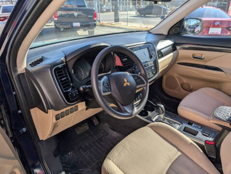 2019 Mitsubishi Outlander ES