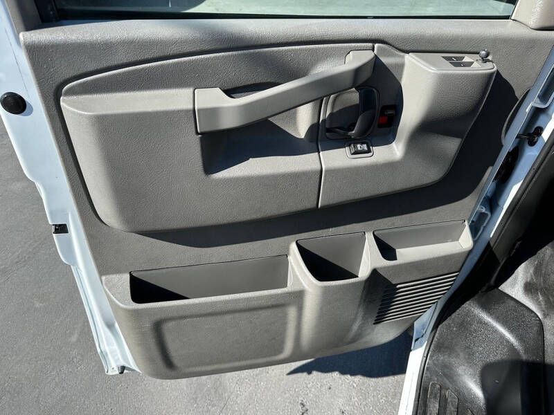 2022 Chevrolet Express 2500