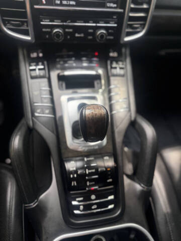 2013 Porsche Cayenne GTS