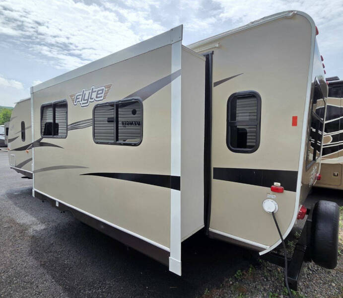 2016 Forest River Shasta Flyte