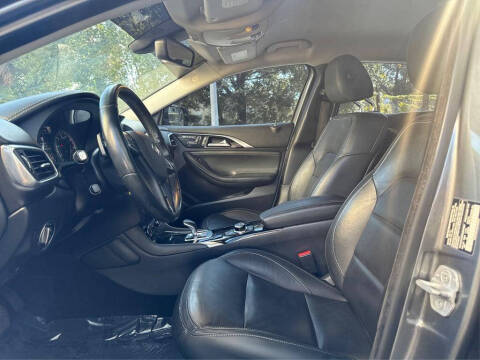 2018 Infiniti QX30 Luxury