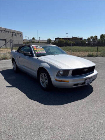2006 Ford Mustang V6 Standard