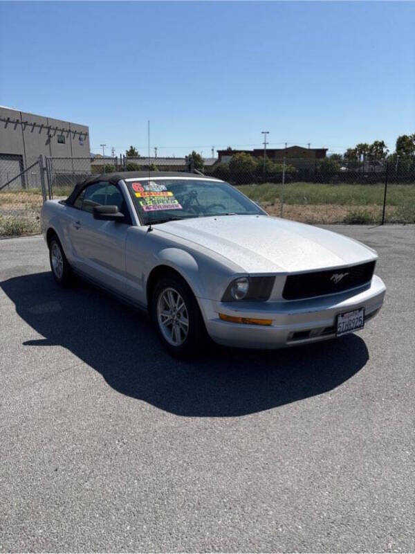2006 Ford Mustang V6 Standard