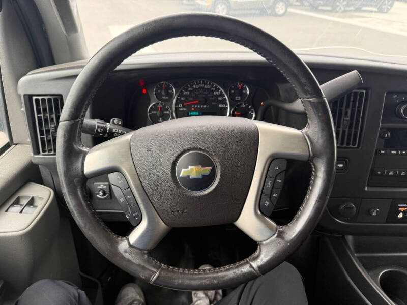2017 Chevrolet Express 2500