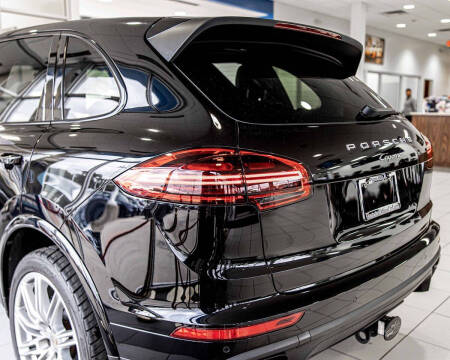 2017 Porsche Cayenne Platinum Edition