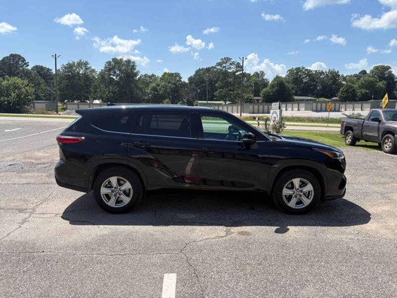 2021 Toyota Highlander LE