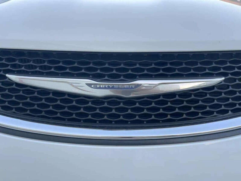 2017 Chrysler Pacifica Touring-L