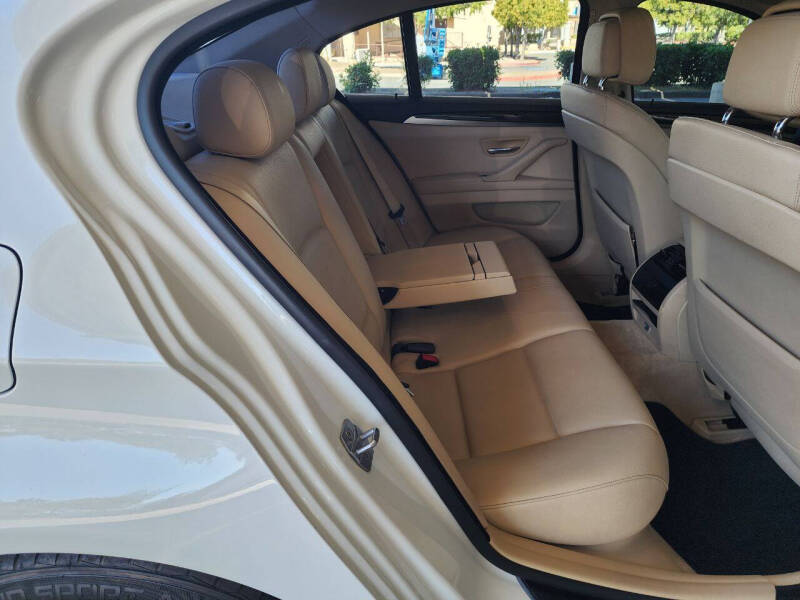 2013 BMW 5 Series 528i