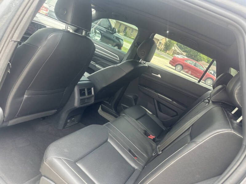 2020 Volkswagen Atlas Cross Sport V6 SEL R-Line 4Motion