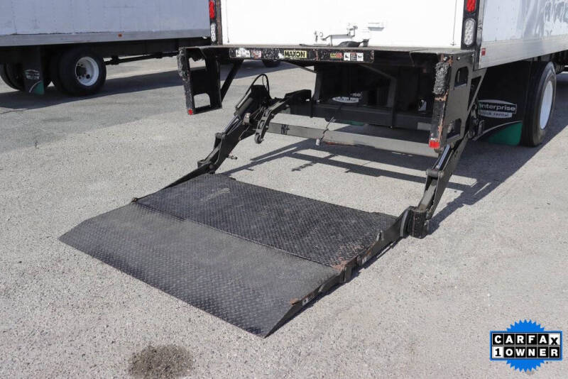 2018 Freightliner M2 106