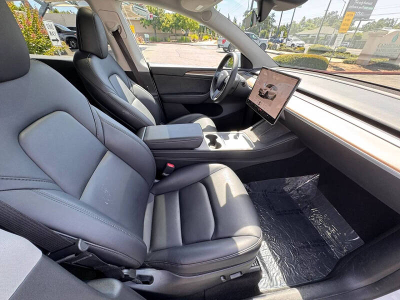 2024 Tesla Model Y Long Range