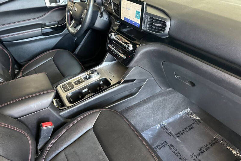 2022 Ford Explorer ST-Line
