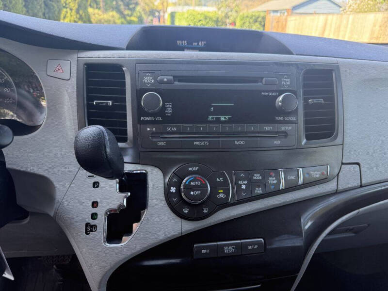 2013 Toyota Sienna