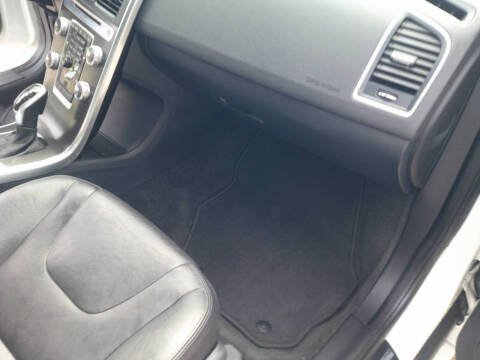 2016 Volvo XC60 T5 Premier