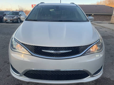 2017 Chrysler Pacifica Touring-L