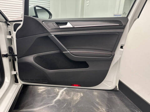 2017 Volkswagen Golf GTI SE