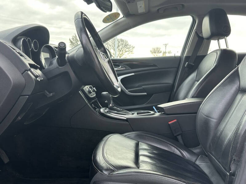 2013 Buick Regal Premium 1
