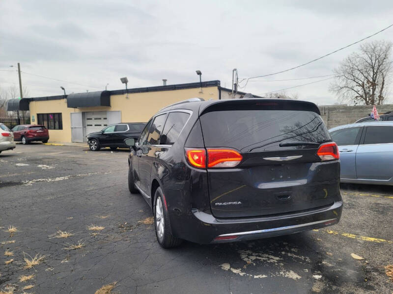 2018 Chrysler Pacifica Touring L