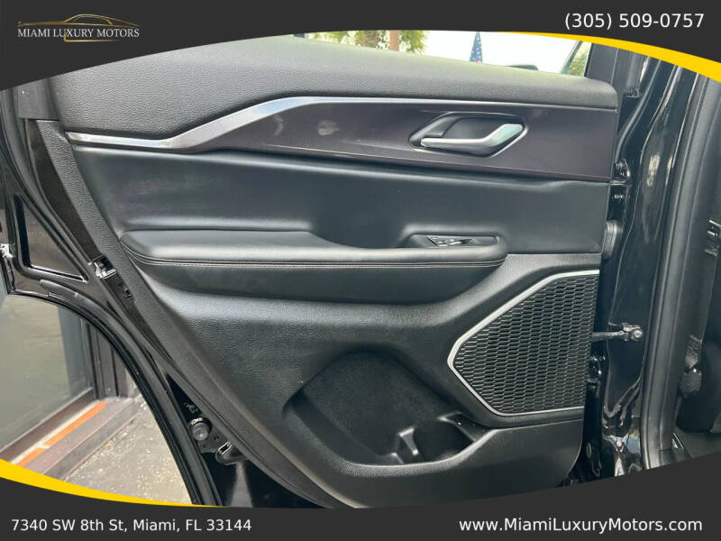 2022 Jeep Grand Cherokee Altitude