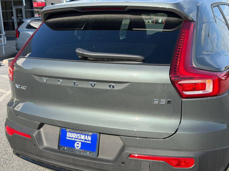 2026 Volvo XC40 B5 Core