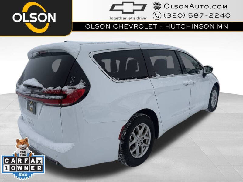 2024 Chrysler Pacifica Touring L