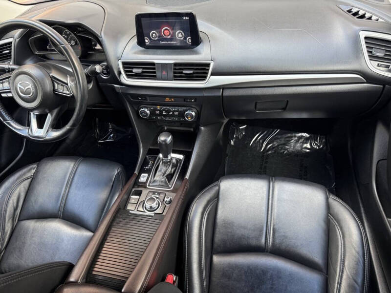 2017 Mazda MAZDA3 Touring