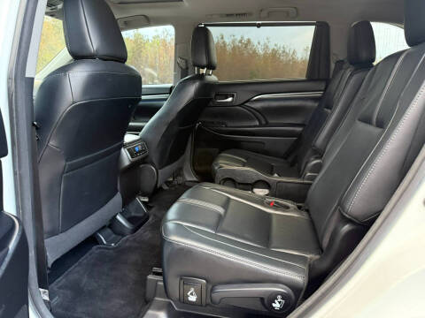 2017 Toyota Highlander SE