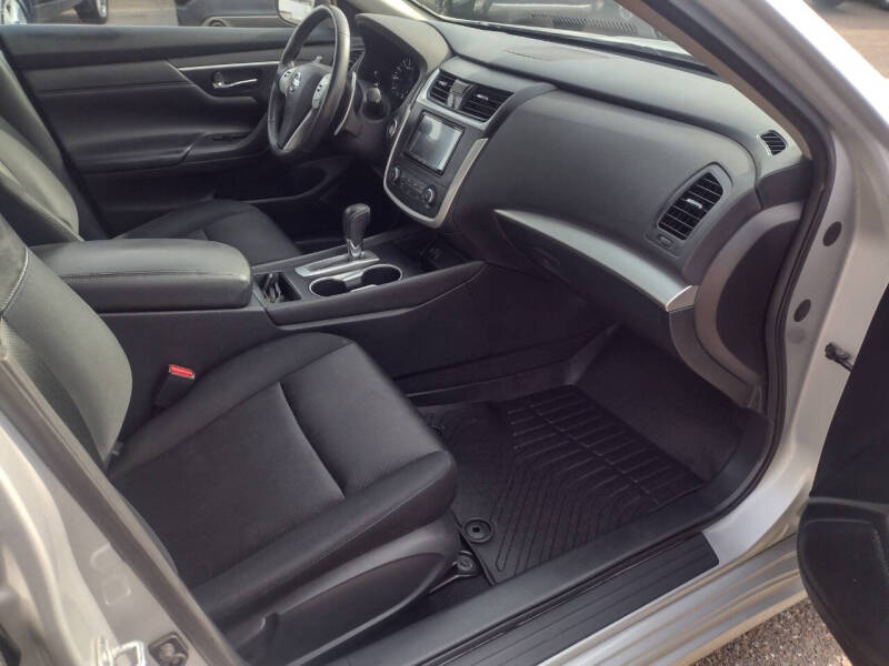 2016 Nissan Altima 2.5 SR