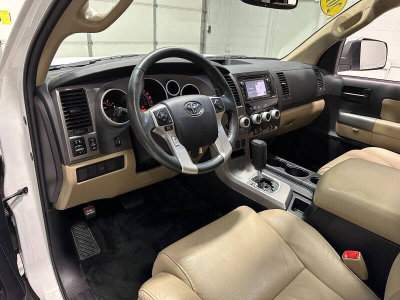 2016 Toyota Sequoia SR5