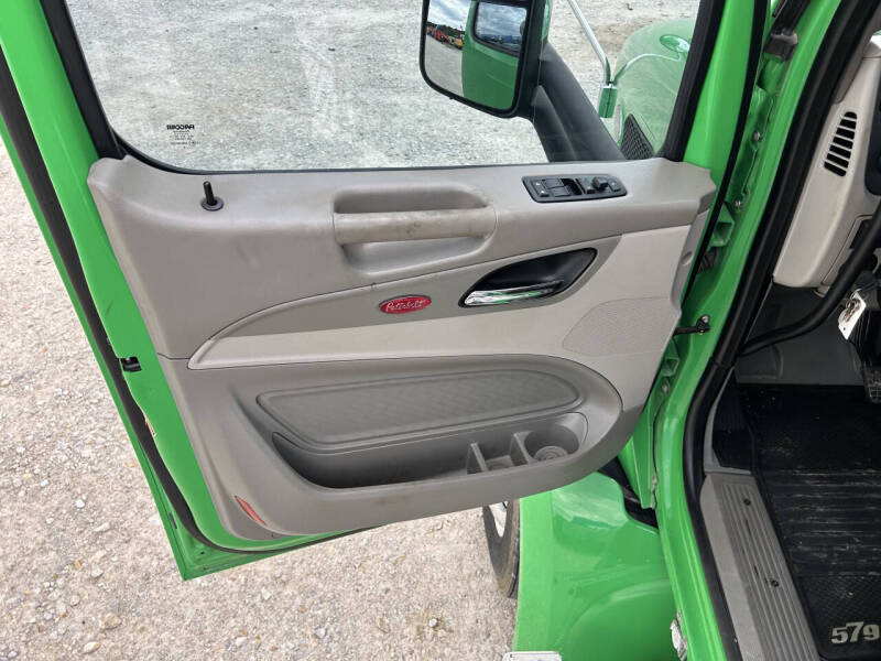 2020 Peterbilt 579 Road Tractor
