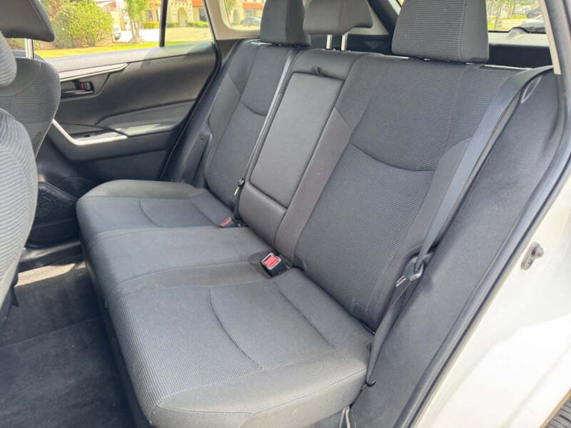 2023 Toyota RAV4 Hybrid LE