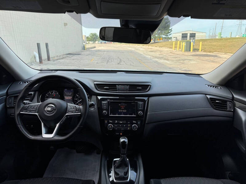 2020 Nissan Rogue SV