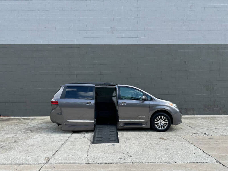 2018 Toyota Sienna Limited 7-Passenger