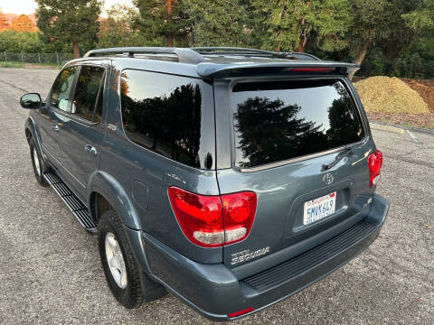 2005 Toyota Sequoia SR5