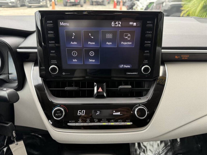 2022 Toyota Corolla LE