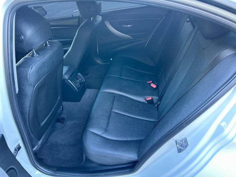 2018 BMW 3 Series 320i